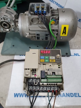 Yaskawa VS-606-V7 
0,37 Kw  1R0643864700143