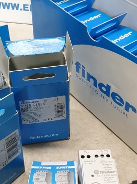 Finder 72.11.8.024.0000 