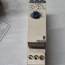 Telemecanique RE88826014 on-delay timer